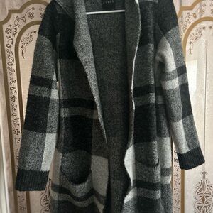 Cyrus Women's Black and Gray Plaid Cardigan